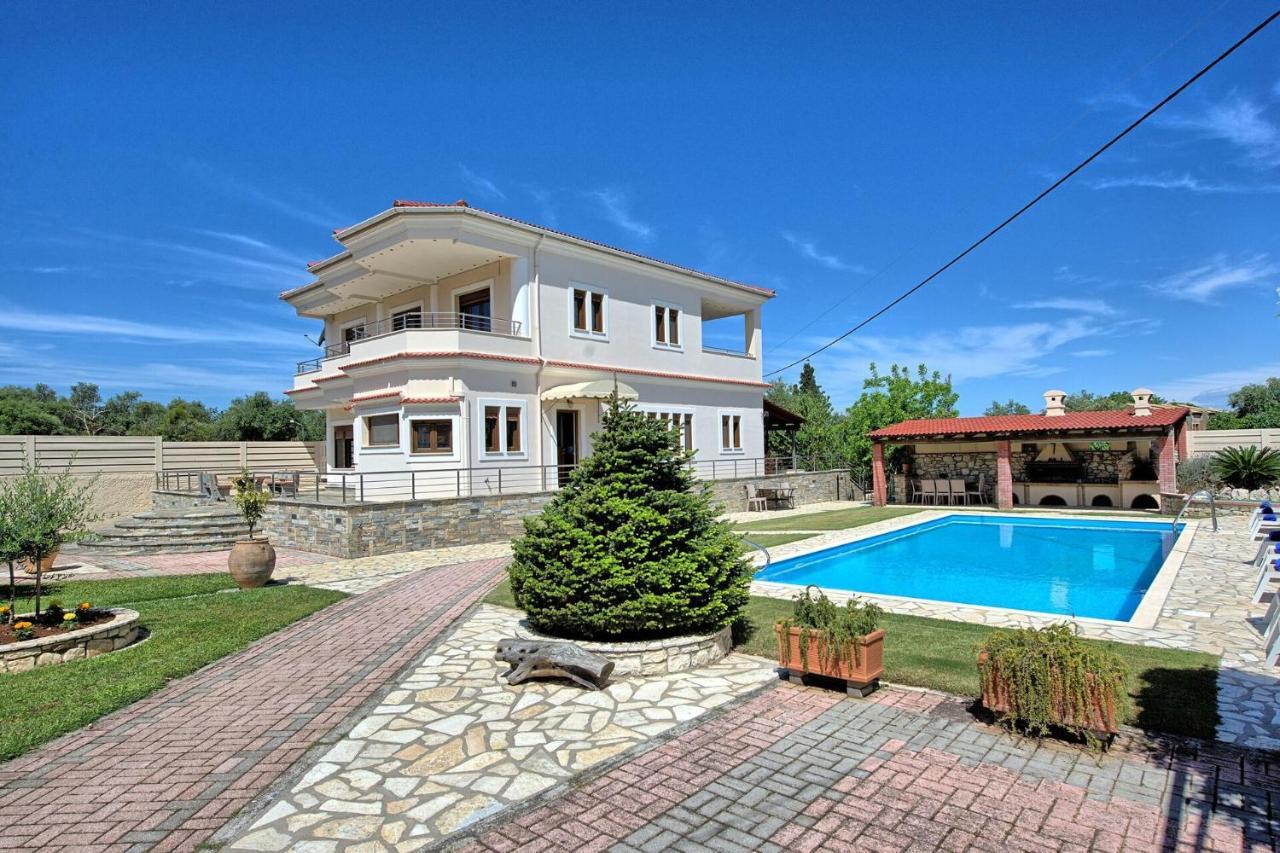 Acharavi Beach Villa By Posarellivillas Εξωτερικό φωτογραφία