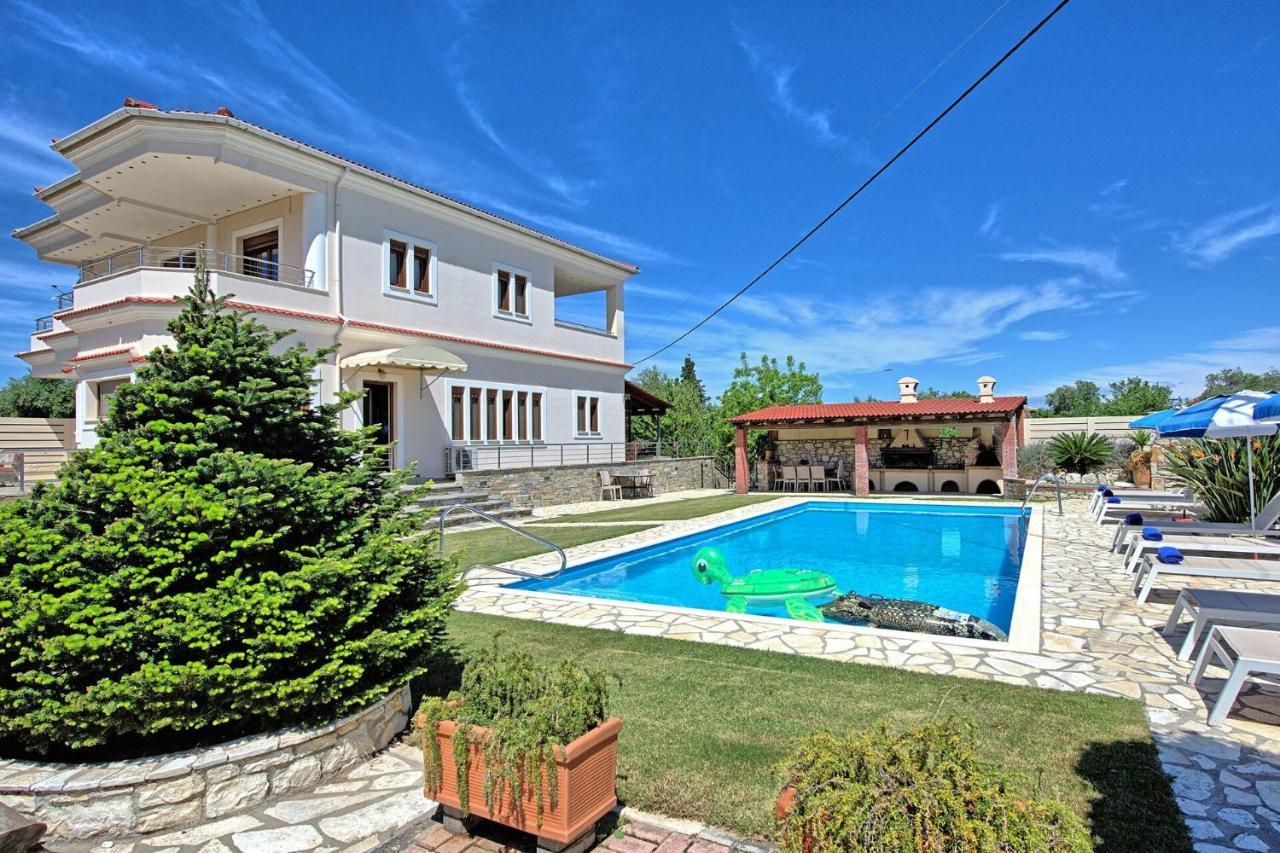 Acharavi Beach Villa By Posarellivillas Εξωτερικό φωτογραφία