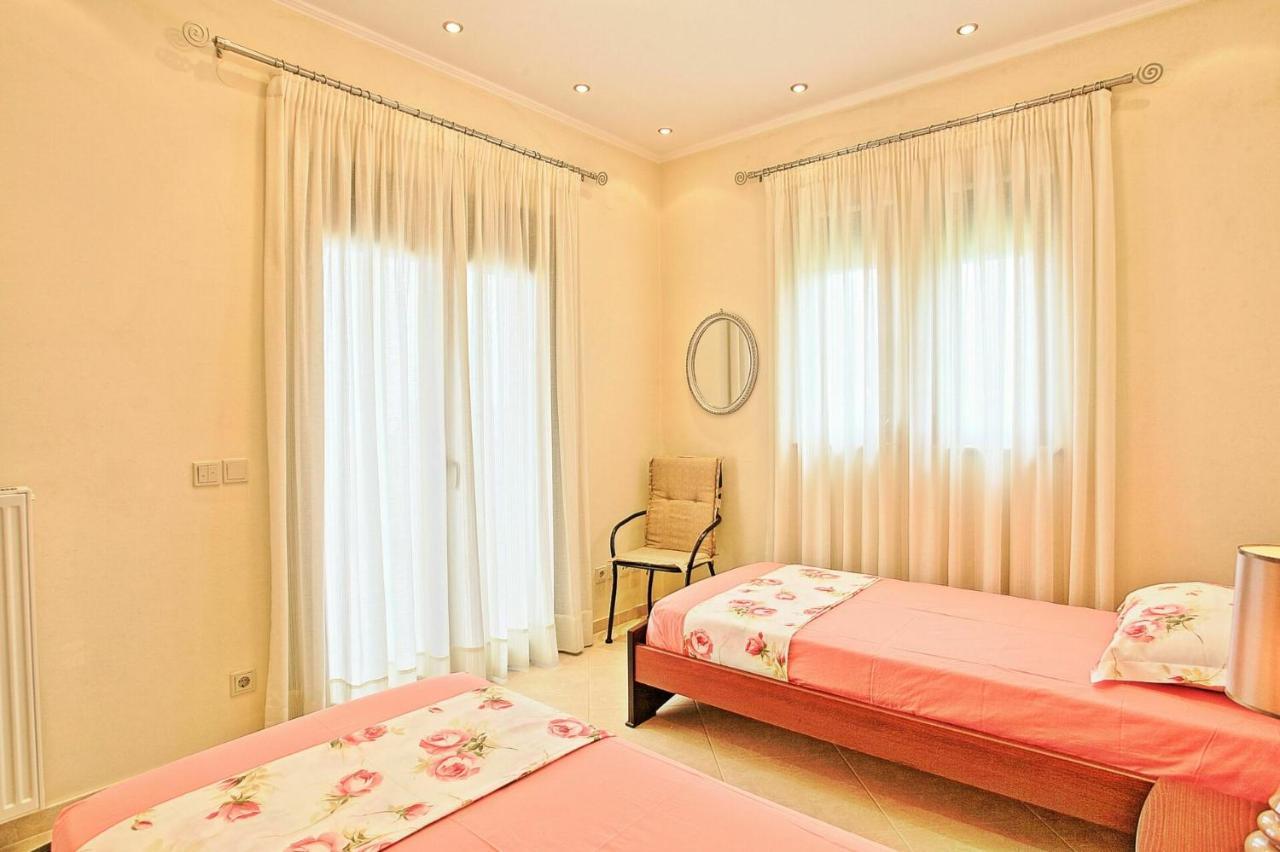 Acharavi Beach Villa By Posarellivillas Εξωτερικό φωτογραφία