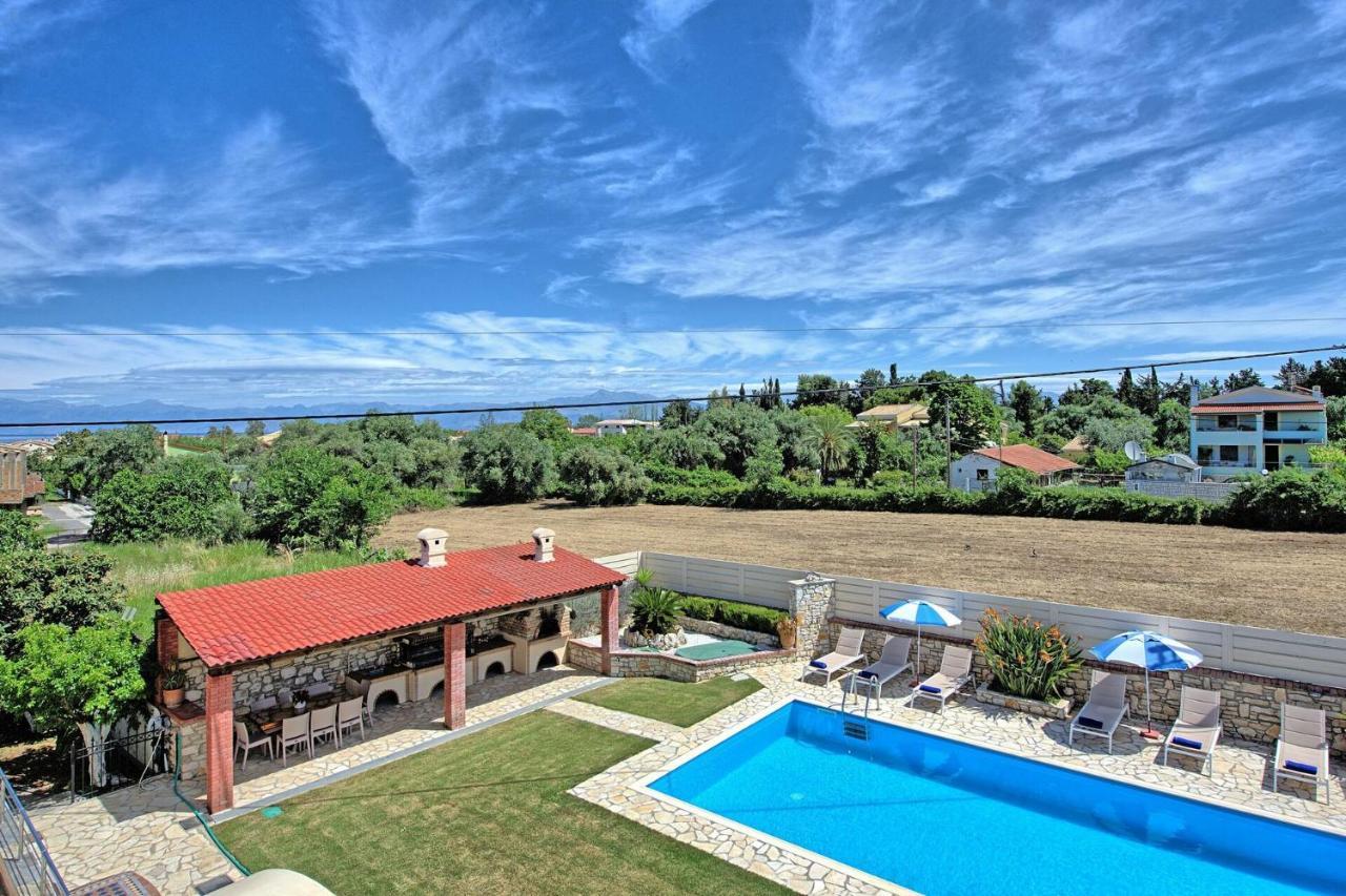 Acharavi Beach Villa By Posarellivillas Εξωτερικό φωτογραφία